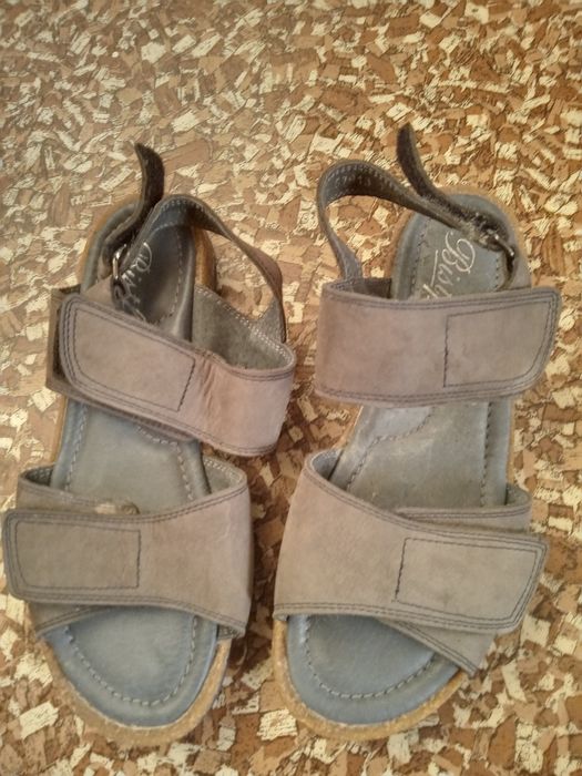 Продам Женские Сандали кожаные Очень стильные и модные .