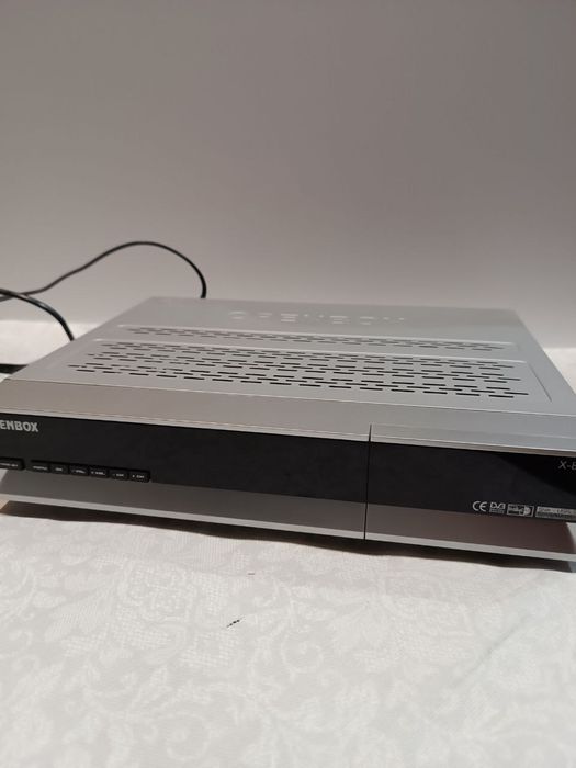 Тюнер супутниковий Openbox X-800.