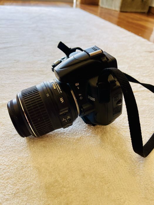 Nikon D5000 + 18–55 mm Lens64738741933186122