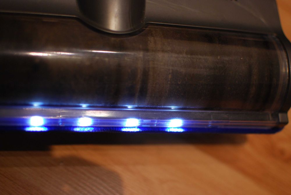 Odkurzacz Dyson V7 Motorhead sprawny z osprzętem .