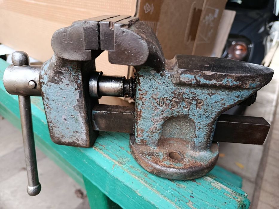 Тиски слесарные СССР