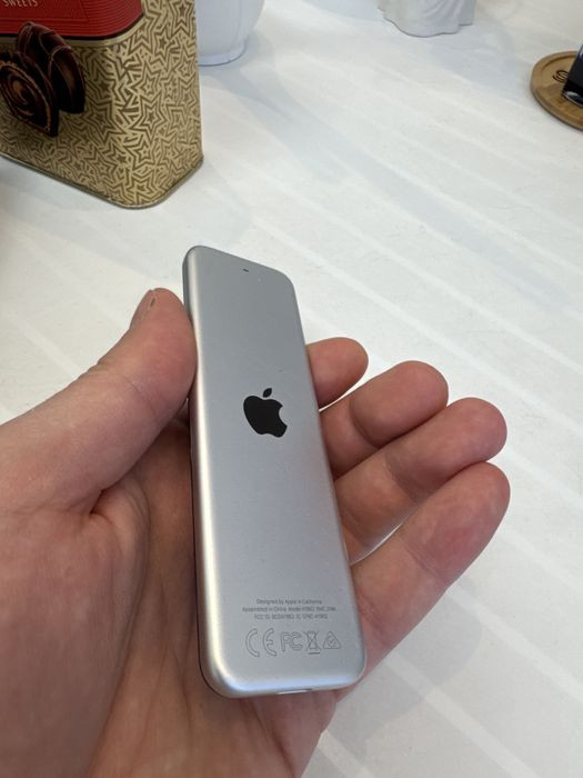 Apple tv пульт новий