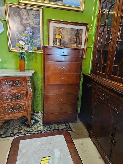 Camiseiro - Muito bom estado geral