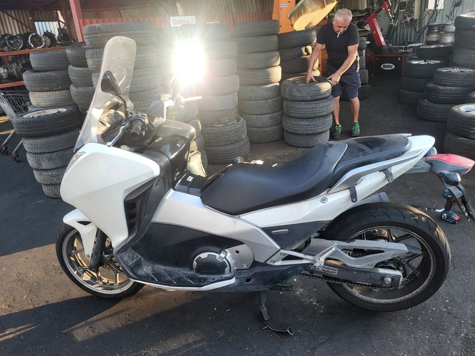 Honda integra 700 i  lampa przód zegary błotnik felga