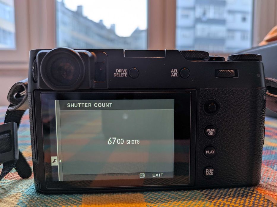 Fujifilm X100V + bateria extra & carregador