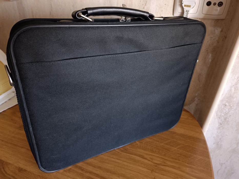 Portátil Toshiba Satéllite A210-19U avariado com mala transporte