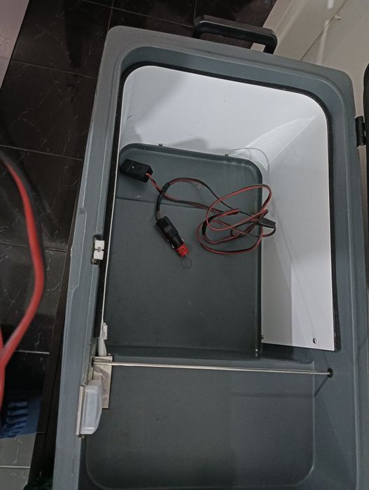 Frigorífico 24 v para camião com 5 meses de uso