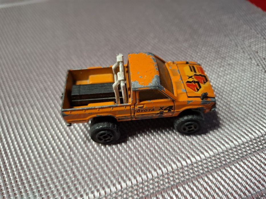 Majorette 4x4 toyota pick-up model samochodu