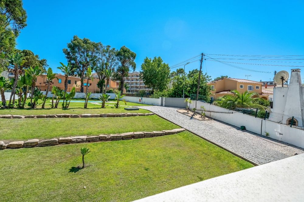 Moradia T4 em Condomínio Fechado