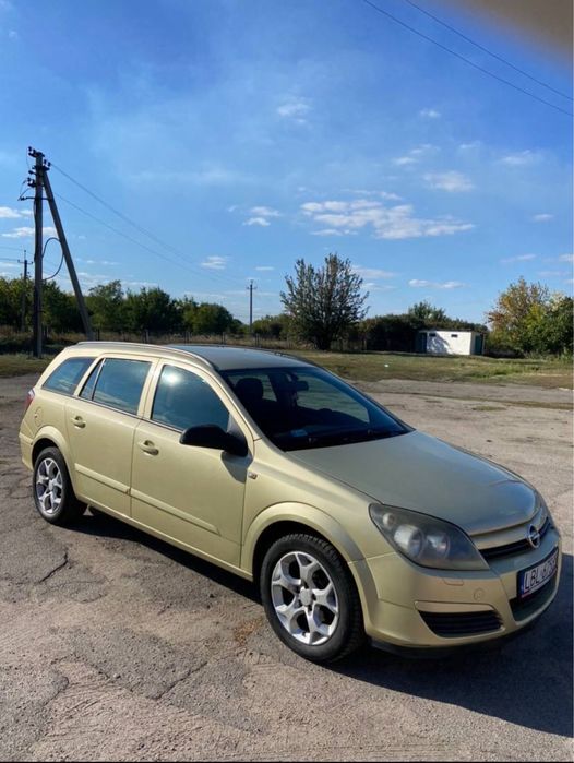 Авто на полном ходу без вопросов,технично отличная,по кузову отличная едет бодро,мотор хорошо работает,хорошая новая резина зима,по машине все работает,сел поехал..