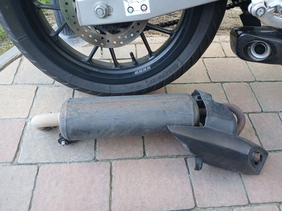 Sprzedam oryginalny tłumik do motoru Aprilia 125.
