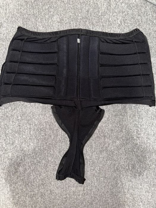 Захист для фігурного катання. Захисні шорти для фігурного катання