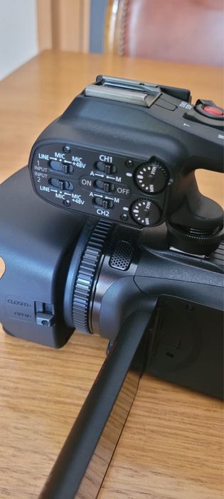 Canon XA60 4K Camcorder Pro - Como Nova (C/ Pega XLR e Caixa)