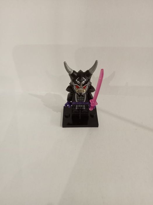 Minifigurka Lego Ninjago Garmadon z mieczem