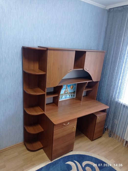 Робочий стіл-стінка