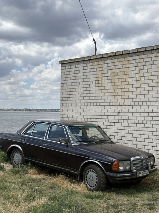 Mersedes benz W123
