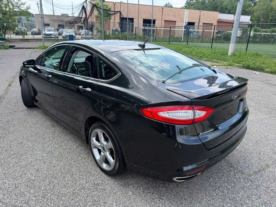 Ford Fusion      2015