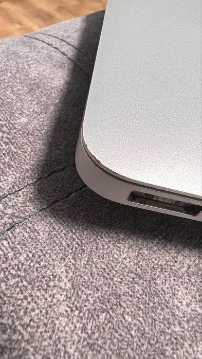 Макбук MacBook Air 2015 в гарному стані