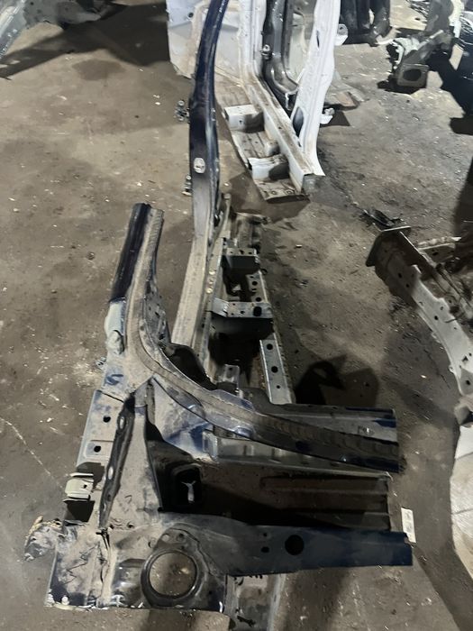 Передняя Четверть  центральная стойка Chevrolet Malibu