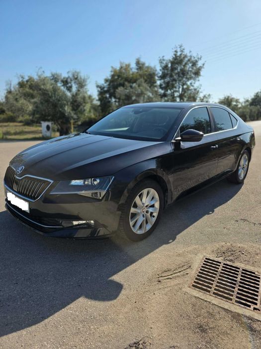 Škoda Superb 1.6 TDI Style 2018 — IUC pago, revisões em dia foto 3