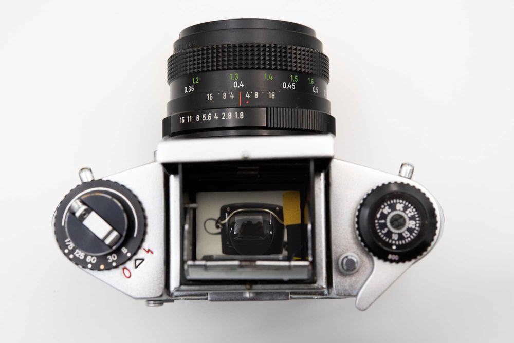 Exa 1B Completa com Caixa, Documentos, 2 Visores e Pentacon 50mm f1.8