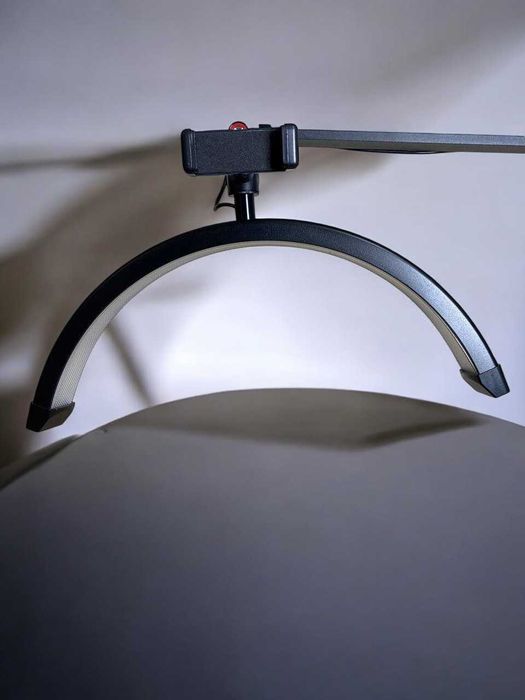 Лампа на струбцині для beauty майстра SP- 66B з тримачем для телефону