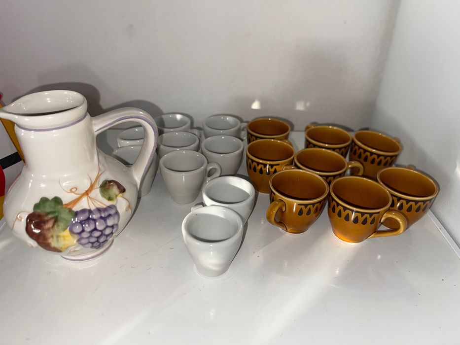 Taças de café novos antigos