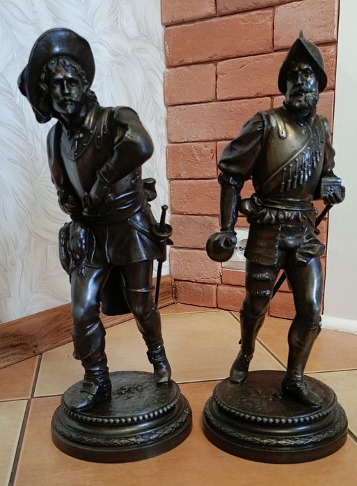 Stare - Rzeźby, Figurki.