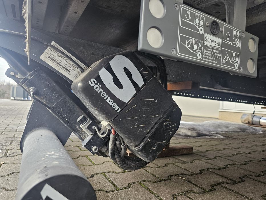 Kontener z windą do iveco daily