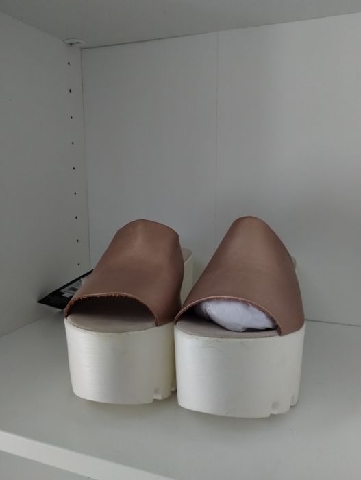Nowe klapki koturny Monnari 38