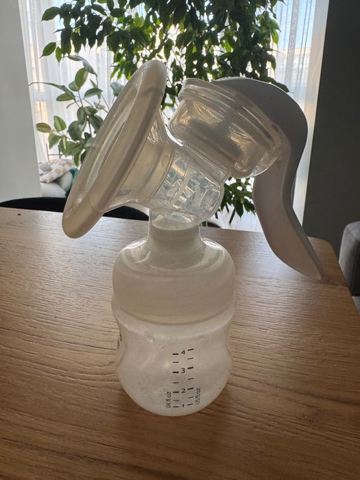 Механічний молоковідсмоктувач Philips Avent з пляшкою