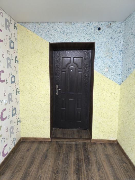 Комната в Коммуне на Адмиральском проспекте