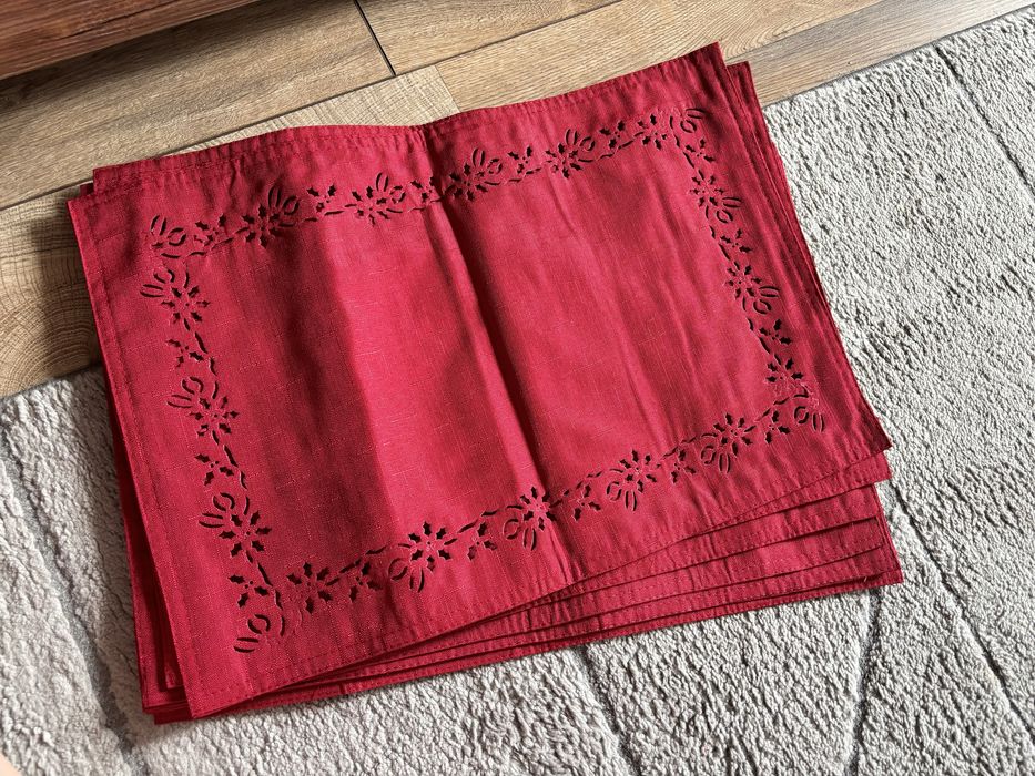 Podkładki prostokątne na stół dekoracyjne.