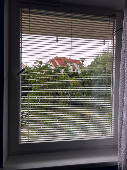 Żaluja biala lamele metal z mocowaniami 95x125