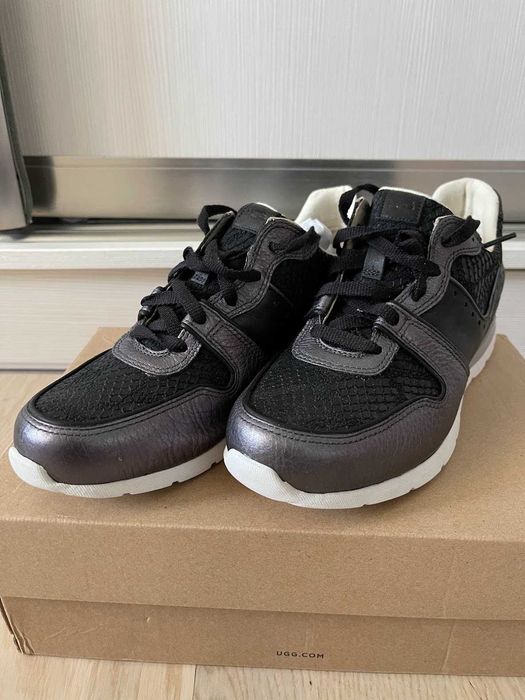 Кросівки UGG W Deaven 1012175 W/Blk