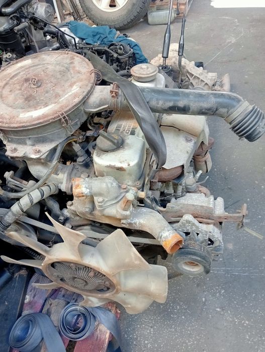 Motor Nissan D 25