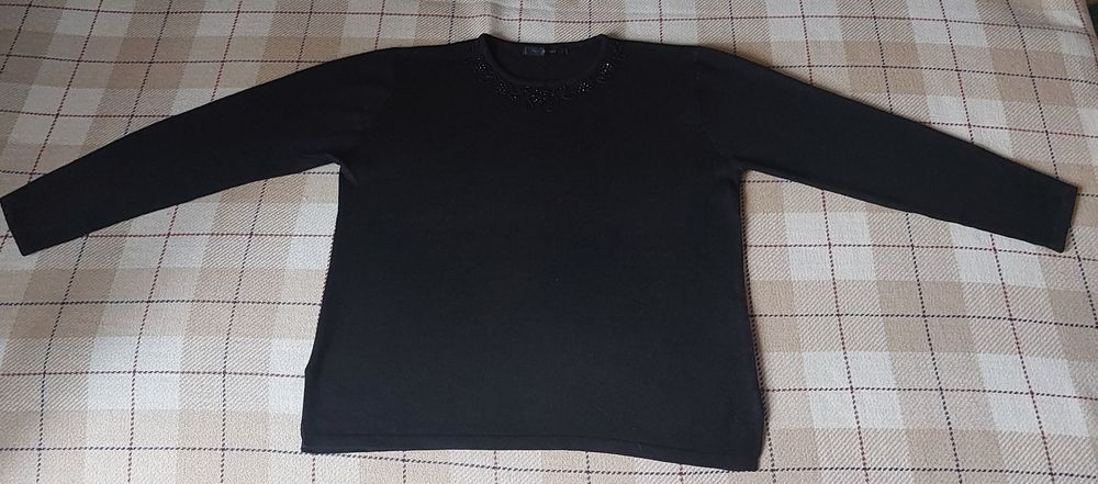 Swetr sweter z ozdobnymi koralikami czarny L/XL