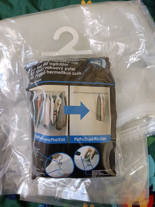 2 worki próżniowe wiszące do przechowywania ubrań