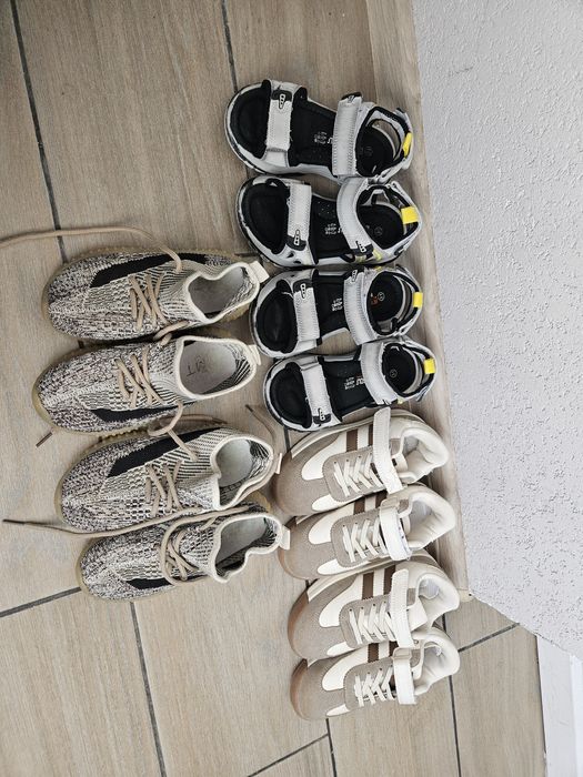 Кросівки для близнюків