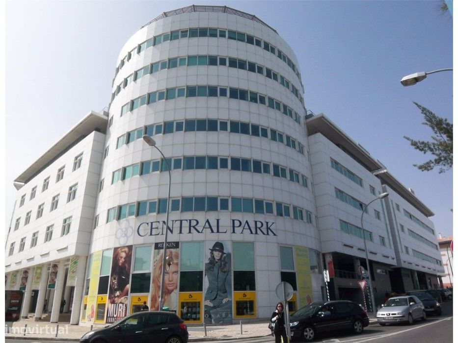 Escritório com 475m2 no Central Park - Linda-a-Velha