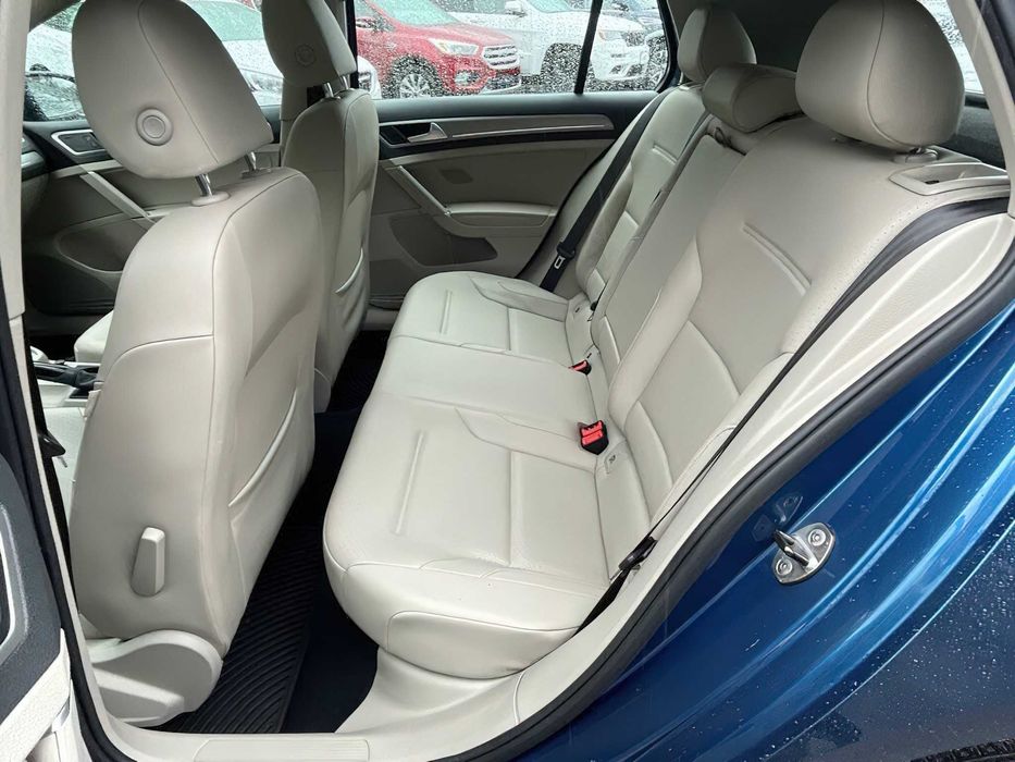 Volkswagen Golf Se      2015