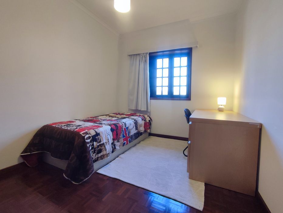 Quarto Cama Individual