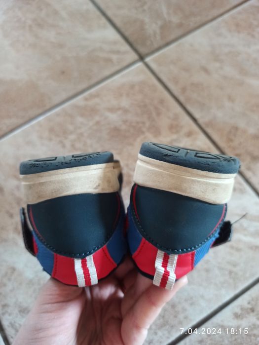 Adidasy Marvel  roz 25  15 cm