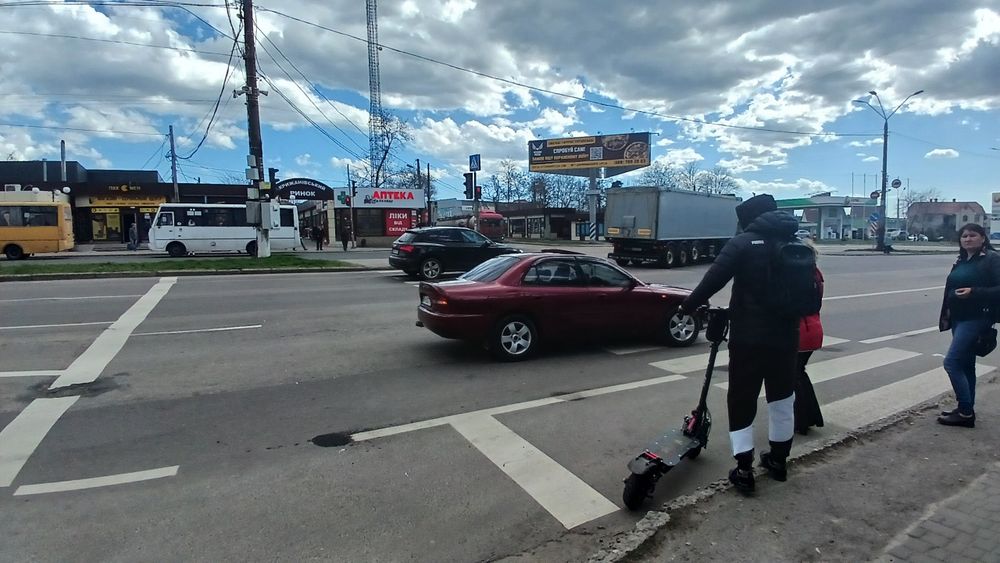 СРОЧНАЯ ПРОДАЖА  помищение под бизнес 130 кв, м  СЕМЕНА ПАЛИЯ