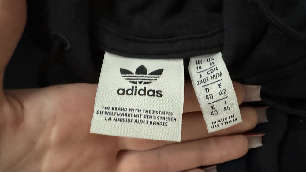 Файне кроп худі від Adidas