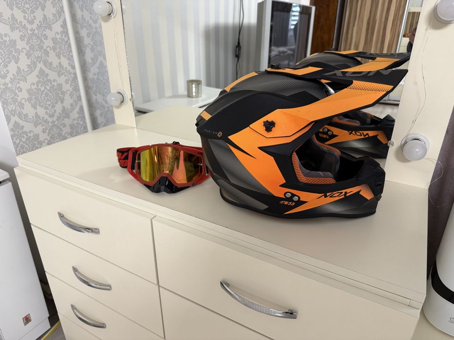 Кросовий мотошолом NOX