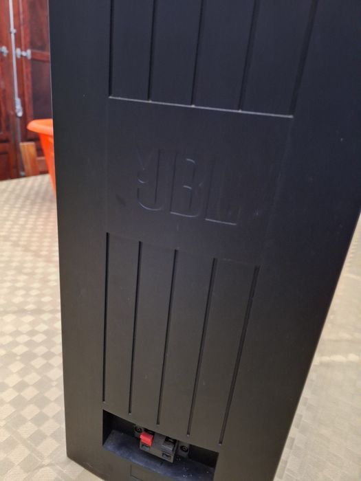 Subwoofer.   JBL