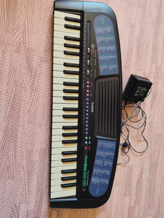 Órgão da Casio Tone Bank MA-130