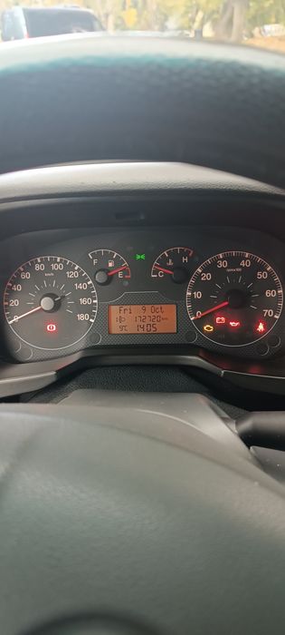 Sprzedam samochód Fiat Qubo.