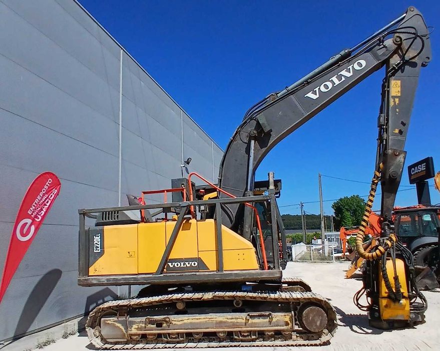 Escavadora Florestal – Volvo EC220 EL e Cabeça Ponsse